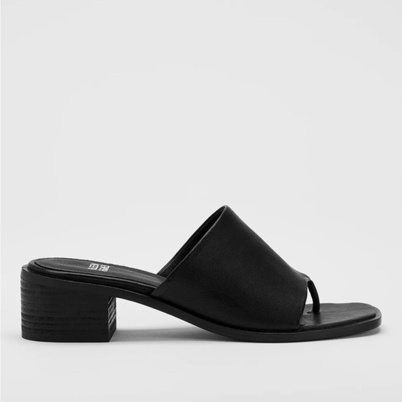 Eileen Fisher Shoes - NEW EILEEN FISHER Airy Leather Slide, slip on Thong 
stacked Heel black SZ 7.5